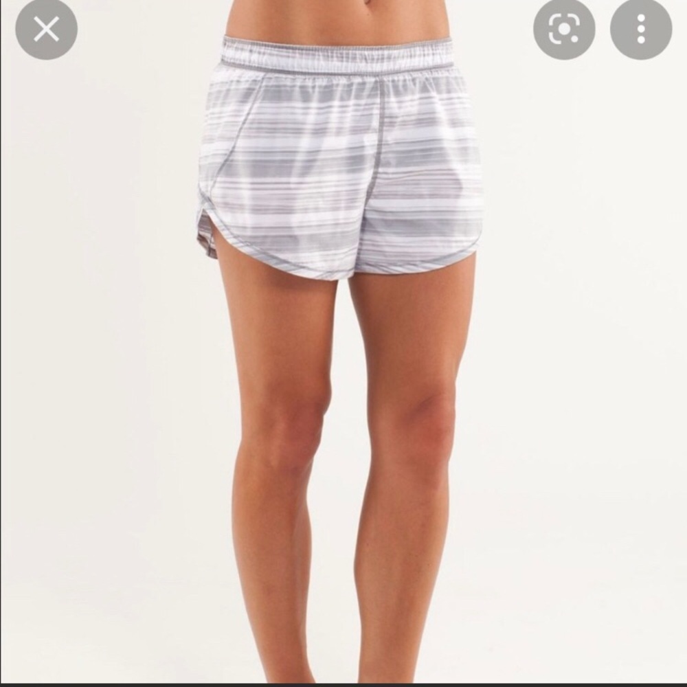 Lululemon Run: Speed Short 
Twisted Stripe Fossil / White / Metallic Silver